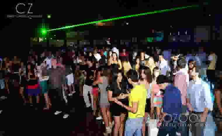 Mercedes Lounge